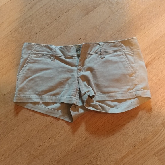 American Eagle low rise beige shorts -Size 00 - Picture 2 of 7